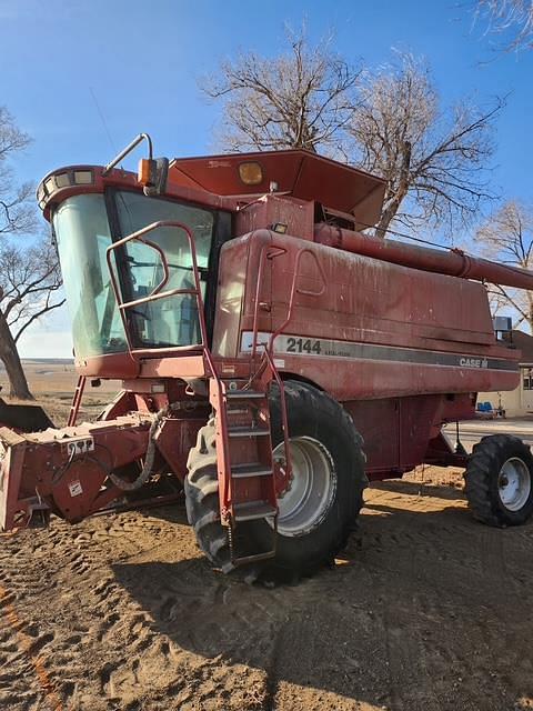 Image of Case IH 2144 equipment image 4