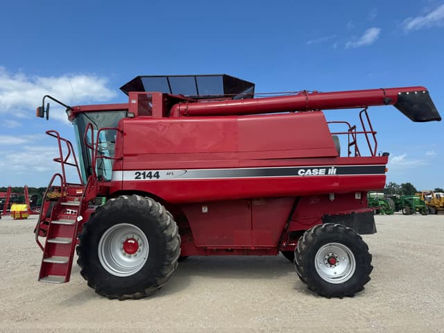 Image of Case IH 2144 equipment image 3