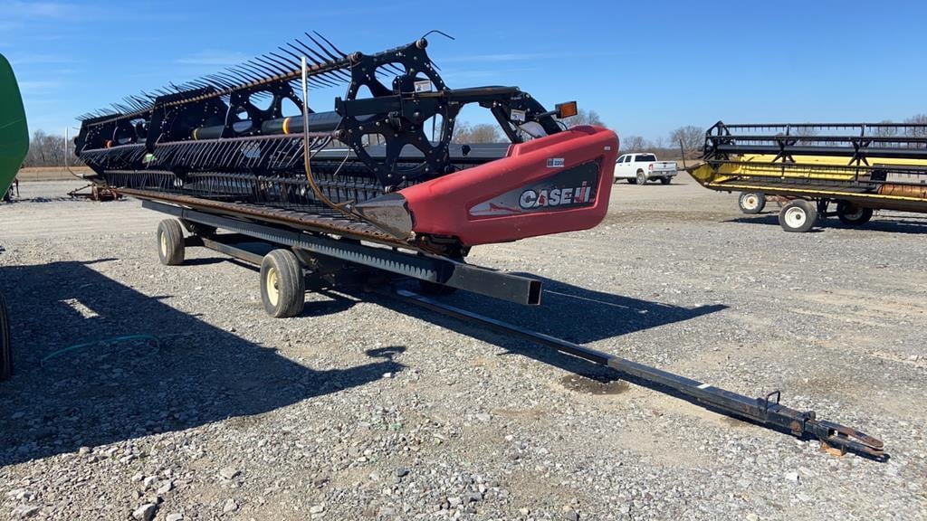 SOLD - Case IH 2152 35' Draper Header w/ Trailer Harvesting with 35 ft ...