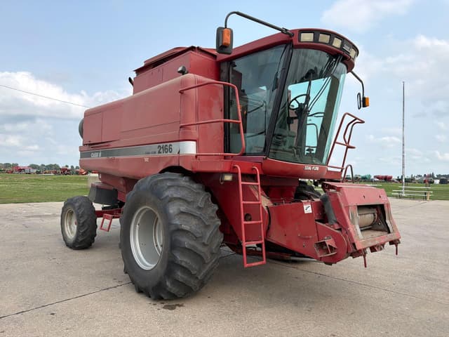 Image of Case IH 2166 equipment image 2