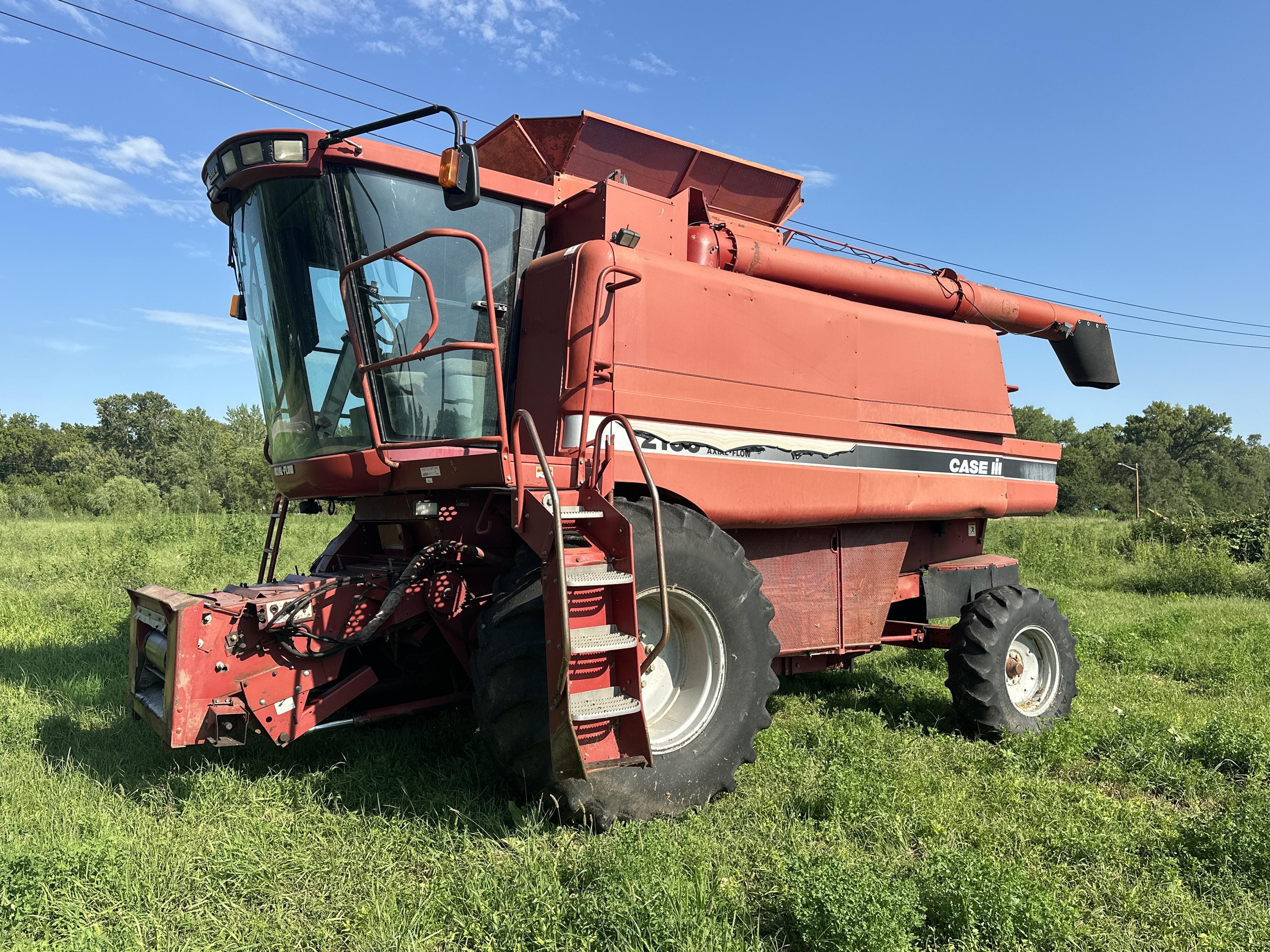 Case IH 2166 Equipment Image0