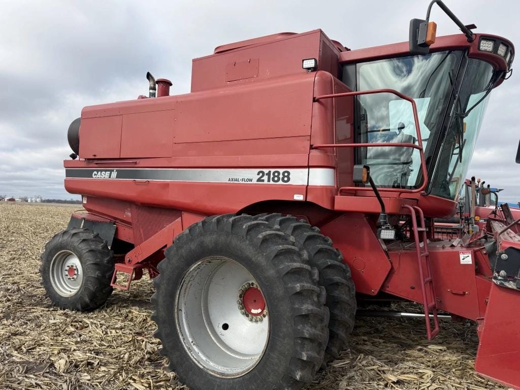 Case IH 2188 Equipment Image0