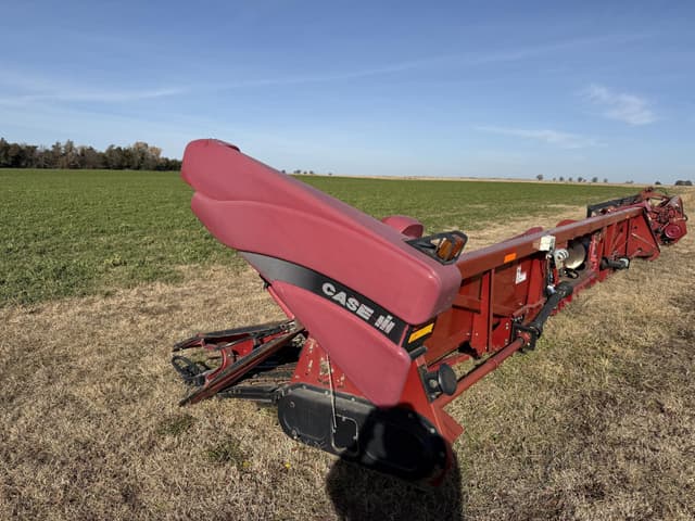 Image of Case IH 2212 equipment image 2