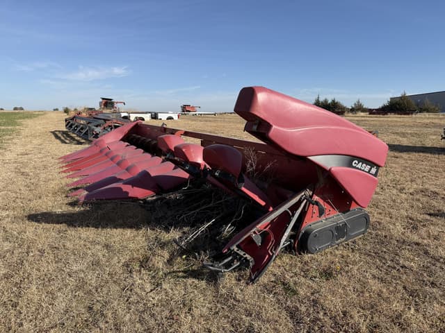 Image of Case IH 2212 equipment image 3