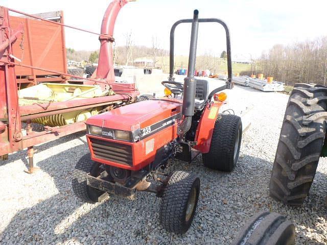 Image of Case IH 235 equipment image 2