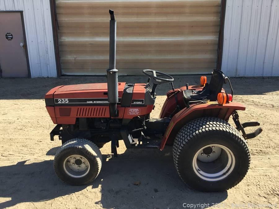 Main image Case IH 235