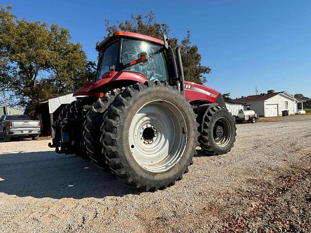 Image of Case IH Magnum 235 equipment image 4