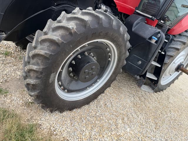 Image of Case IH Magnum 235 equipment image 3