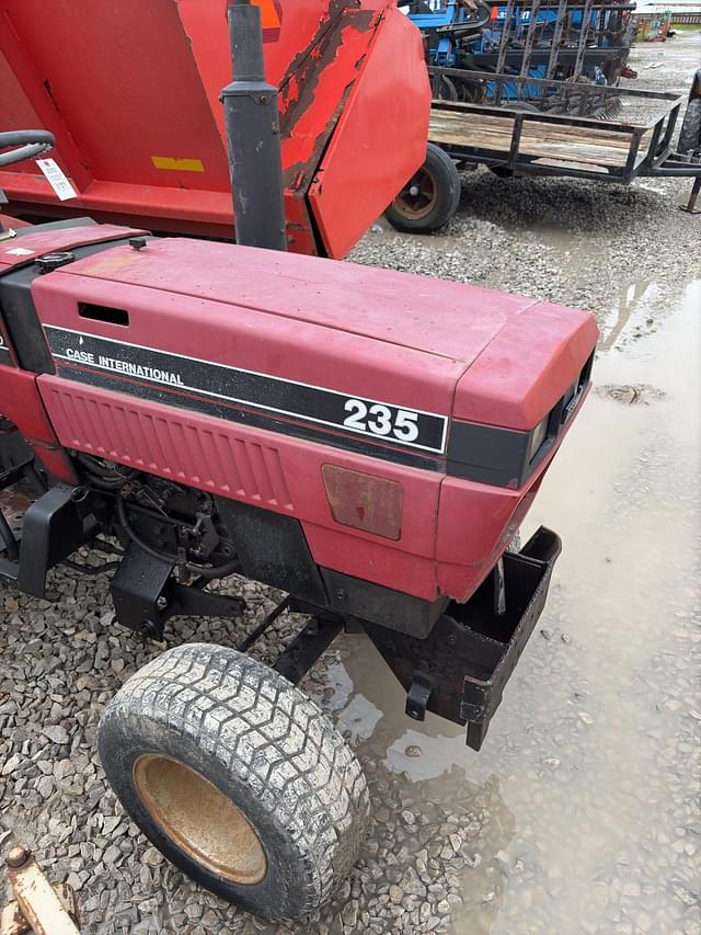Image of Case IH 235 equipment image 3