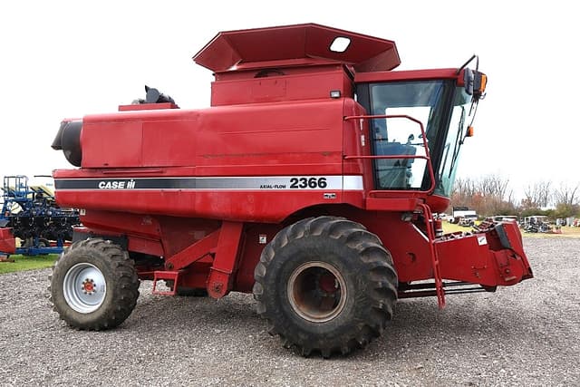 Image of Case IH 2366 equipment image 2