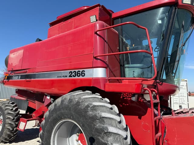 Image of Case IH 2366 equipment image 2