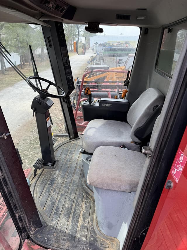 Image of Case IH 2388 equipment image 4