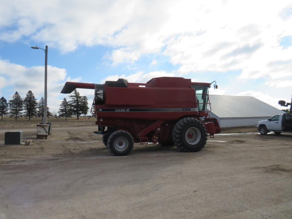Case IH 2388 Equipment Image0