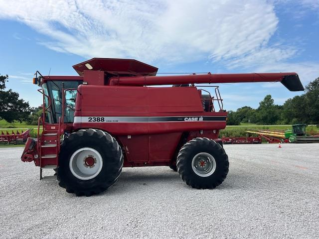 Image of Case IH 2388 equipment image 2