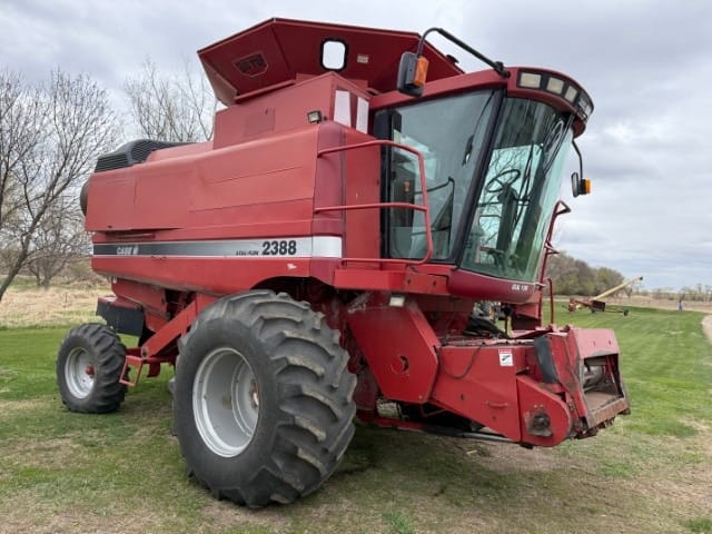 Case IH 2388 Equipment Image0