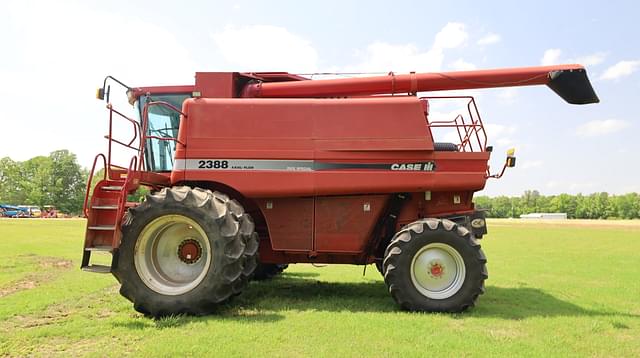 Image of Case IH 2388 equipment image 4