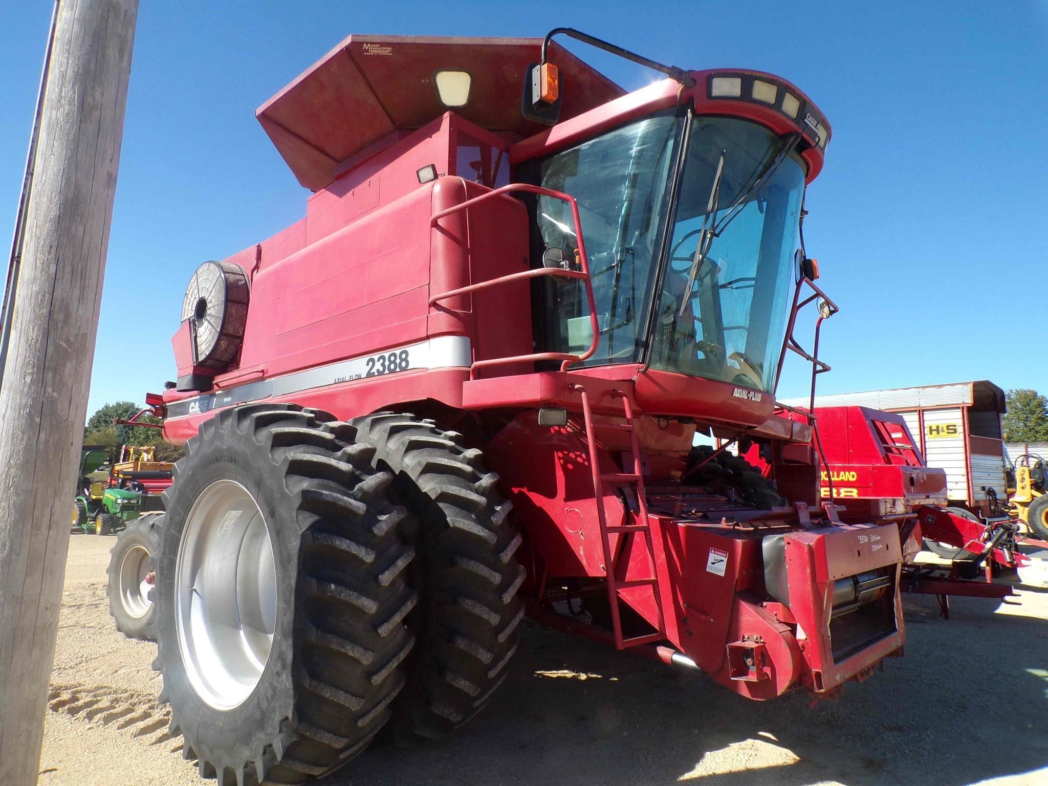 Case IH 2388 Equipment Image0
