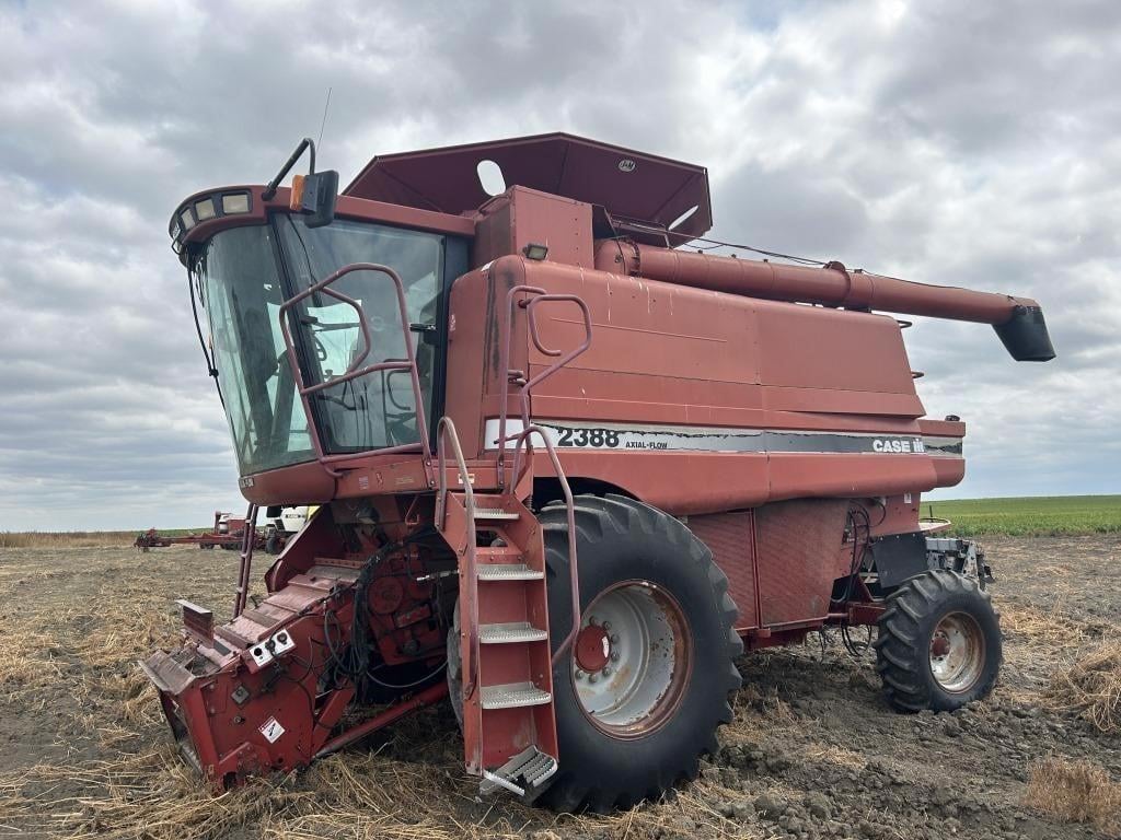 SOLD - Case IH 2388 Lot No. 20 Combines with --- Hrs | Tractor Zoom