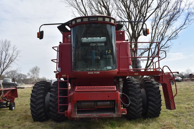 Image of Case IH 2388 equipment image 2