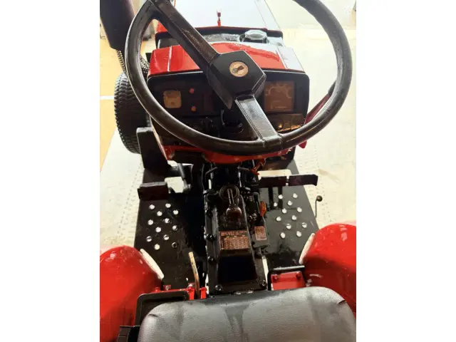 Image of Case IH 245 equipment image 1