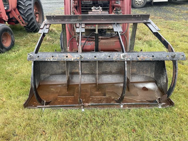 Image of International Harvester 2455 equipment image 2