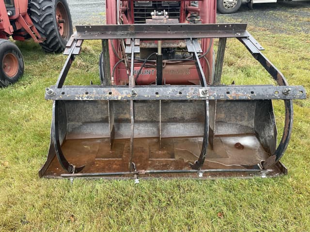 Image of International Harvester 2455 equipment image 2