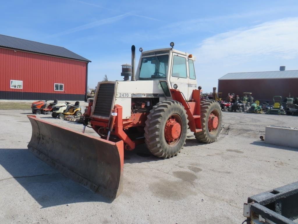 J.I. Case 2470 Equipment Image0