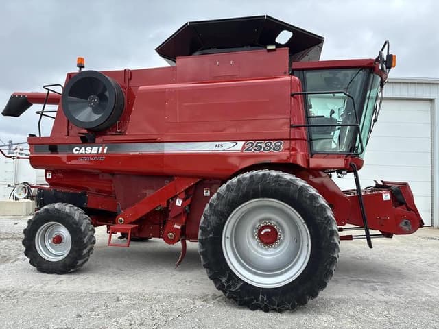 Image of Case IH 2588 equipment image 2