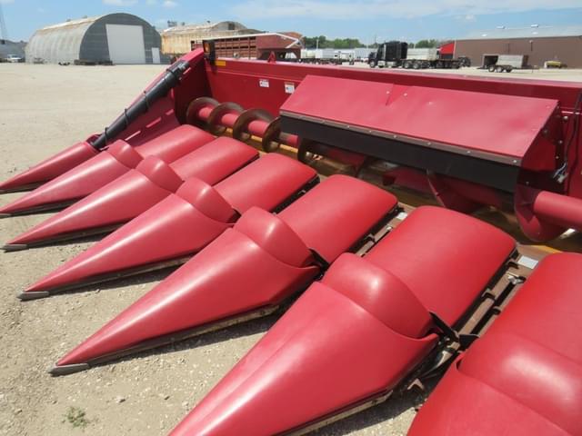 Image of Case IH 2608 equipment image 3