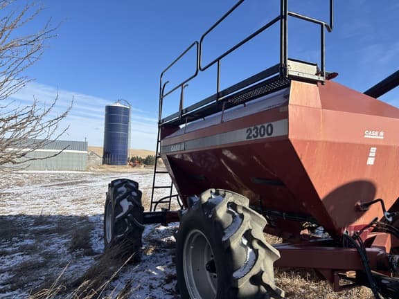 Image of Case IH 2812 equipment image 2