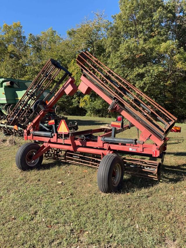 Image of Case IH Crumbler equipment image 3