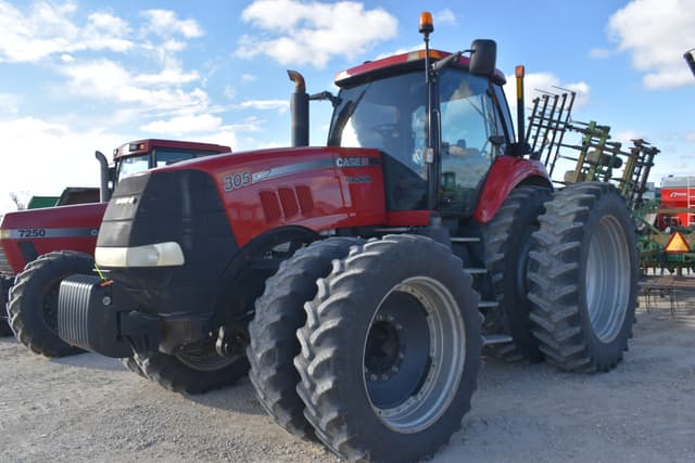 Image of Case IH Magnum 305 equipment image 2