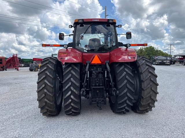 Image of Case IH Magnum 305 equipment image 4