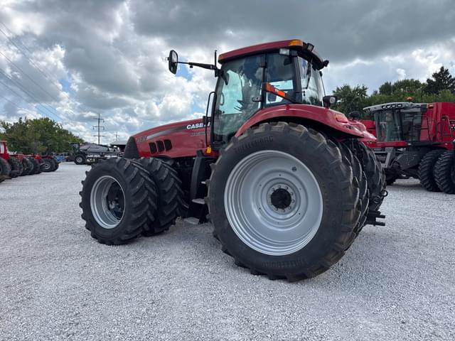 Image of Case IH Magnum 305 equipment image 2