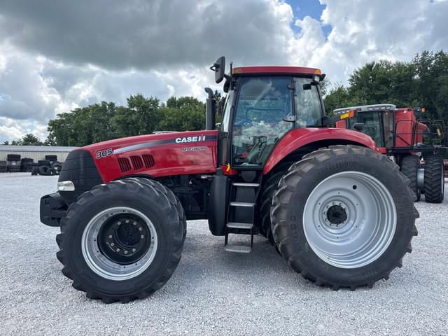 Image of Case IH Magnum 305 equipment image 1