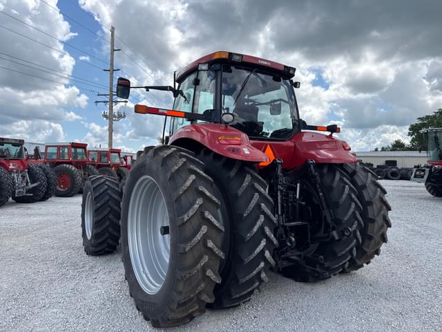 Image of Case IH Magnum 305 equipment image 3