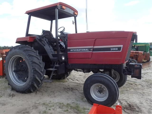 Image of International Harvester 3088 equipment image 4