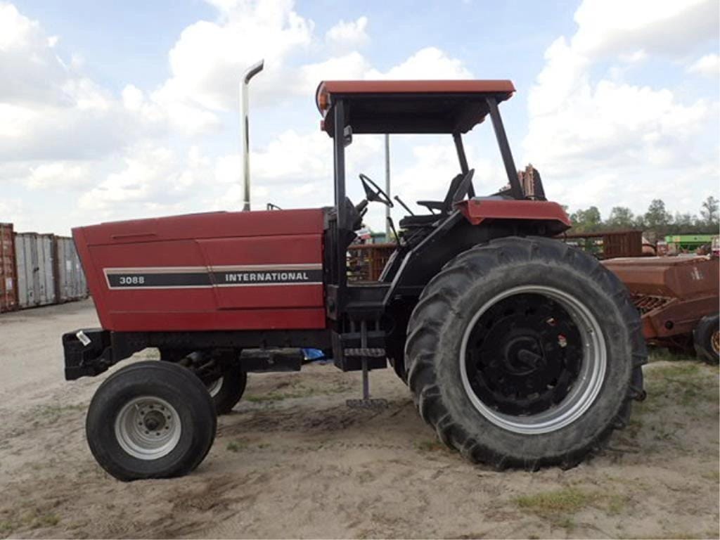 International Harvester 3088 Equipment Image0
