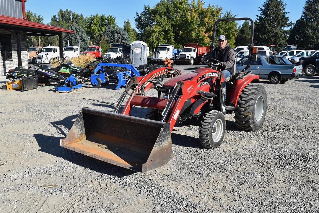 Image of Case IH Farmall 31 Primary image