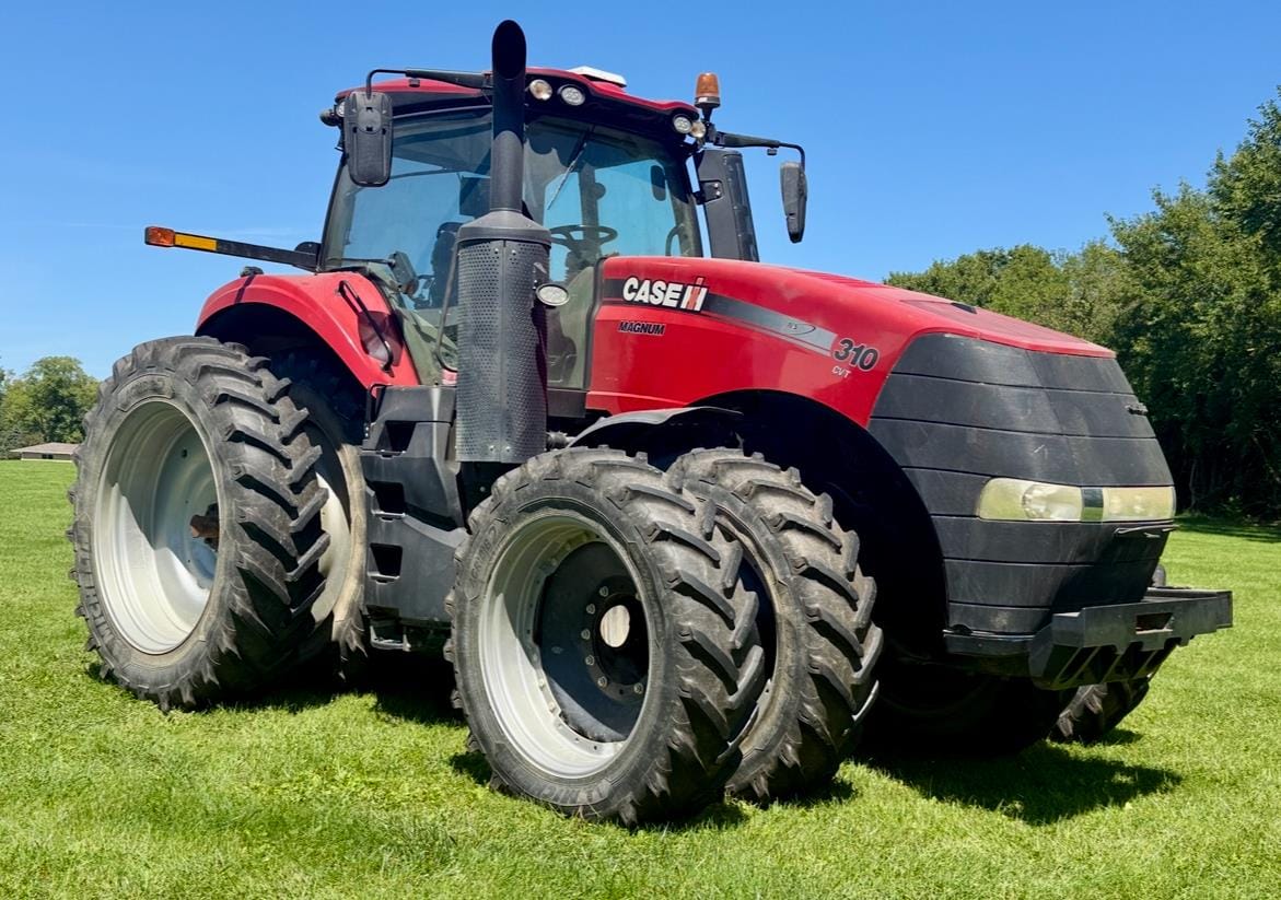 Case IH Magnum 310 Equipment Image0