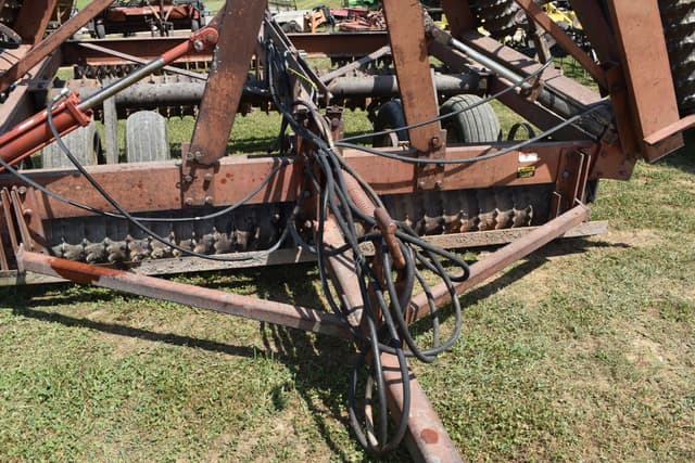 Image of Case IH 315 equipment image 4