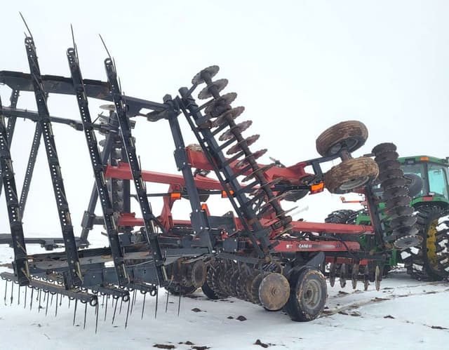 Image of Case IH 330 equipment image 2