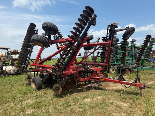 Image of Case IH 330 equipment image 1