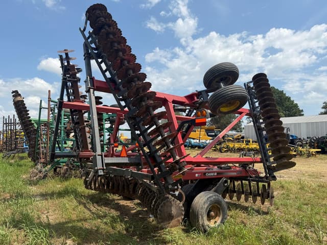 Image of Case IH 330 equipment image 2