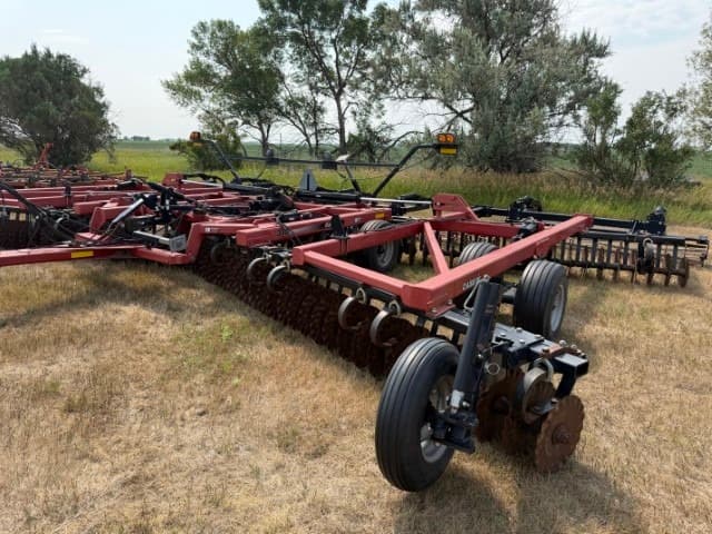 Image of Case IH 330 equipment image 4