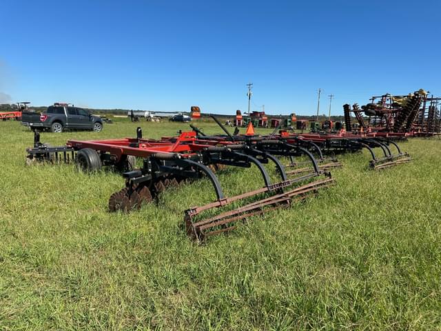Image of Case IH 330 equipment image 3