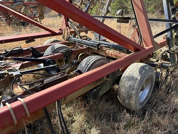 Image of Case IH 330 equipment image 2