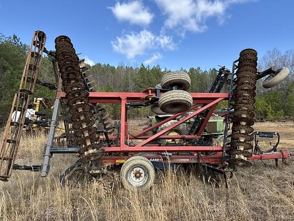 Image of Case IH 330 equipment image 3