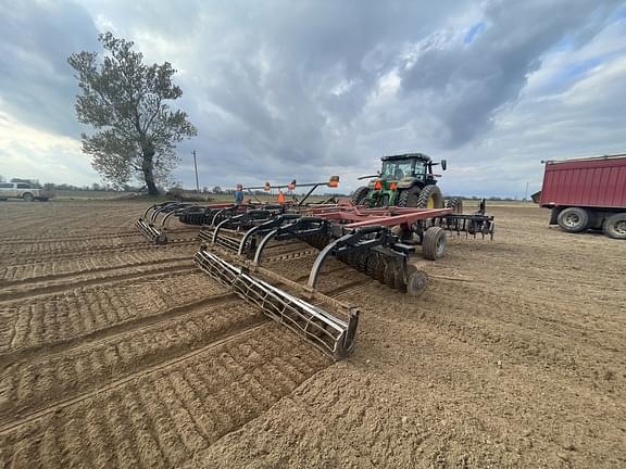 Image of Case IH 330 Turbo Till equipment image 1