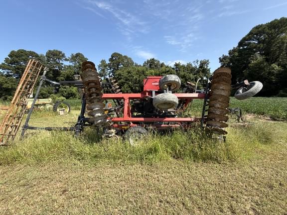 Image of Case IH 330 equipment image 3